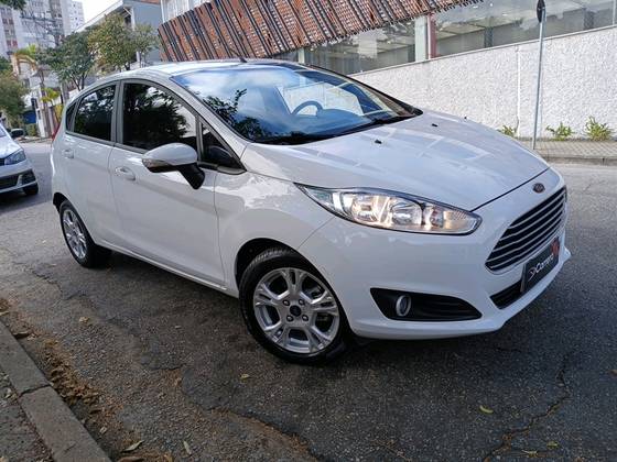 FORD FIESTA 1.6 SE HATCH 16V FLEX 4P POWERSHIFT FORD FIESTA 1.6 SE HATCH 16V FLEX 4P POWERSHIFT